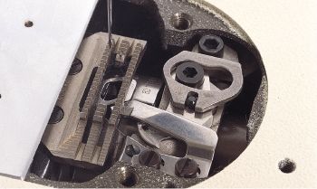 JUKI DDL-5550N-7 — Надёжный механизм обрезки нити (DDL-5550N-7)