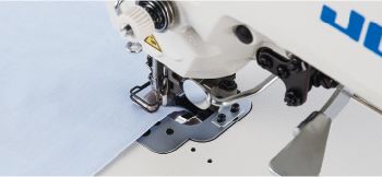 JUKI DLM-5400NDD-7 — Нож достаточно острый для резки любого типа материала