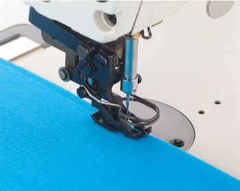 JUKI DLU-5494N-7/ IT-100A — Лучшее качество строчки благодаря шитью при низком натяжении