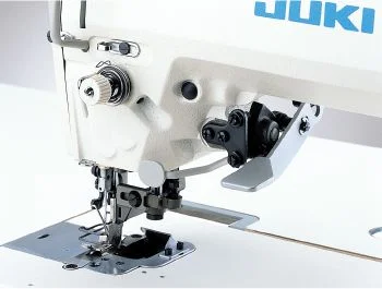 JUKI DMN-5420N-7 — Рычаг ножа с функцией быстрого включения повышает комфорт работы