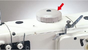 JUKI LU-2216N-7 — Вертикальный ход шагающей и прижимной лапок легко настраивается