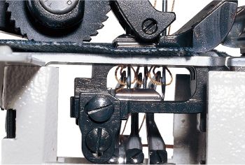 JUKI MS-1261M — Петлитель безотказно захватывает нить, предотвращая пропуск стежков