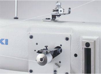 JUKI TSU-471U — Устройство намотки шпульки встроено в переднюю часть машины